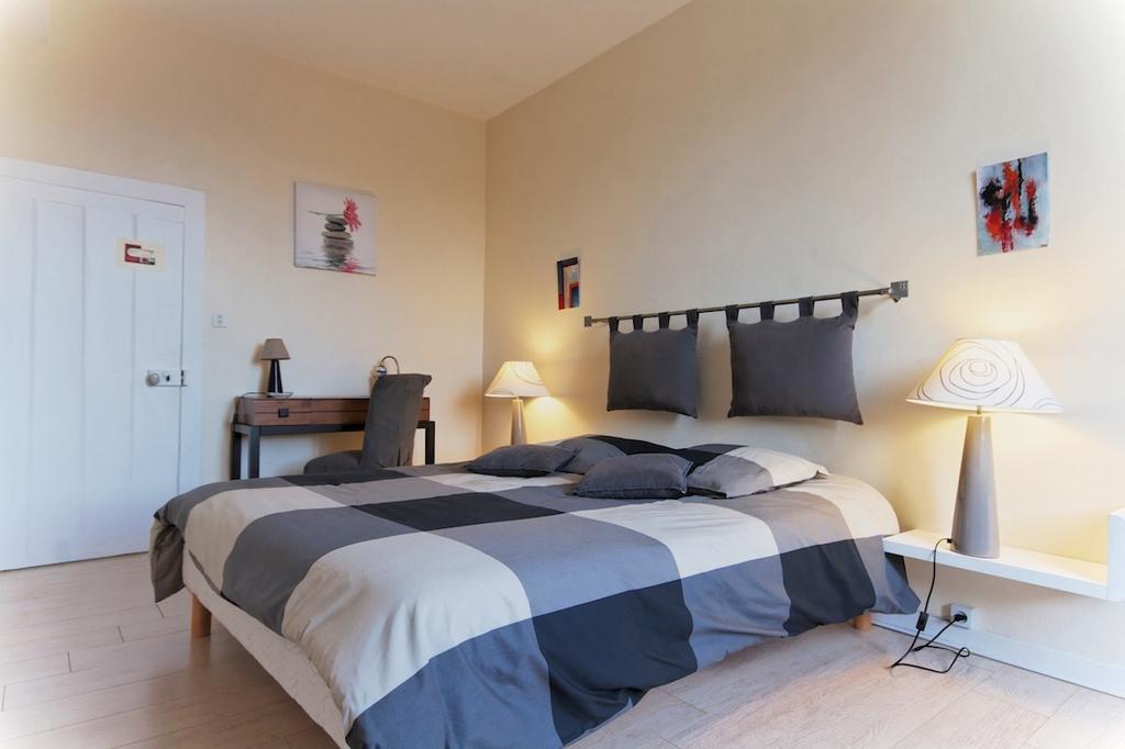 Comme A La Maison Bed & Breakfast Tours-sur-Marne Rom bilde