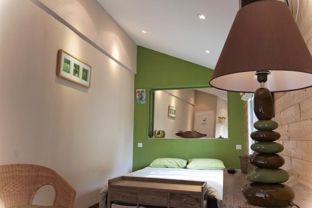 Comme A La Maison Bed & Breakfast Tours-sur-Marne Rom bilde